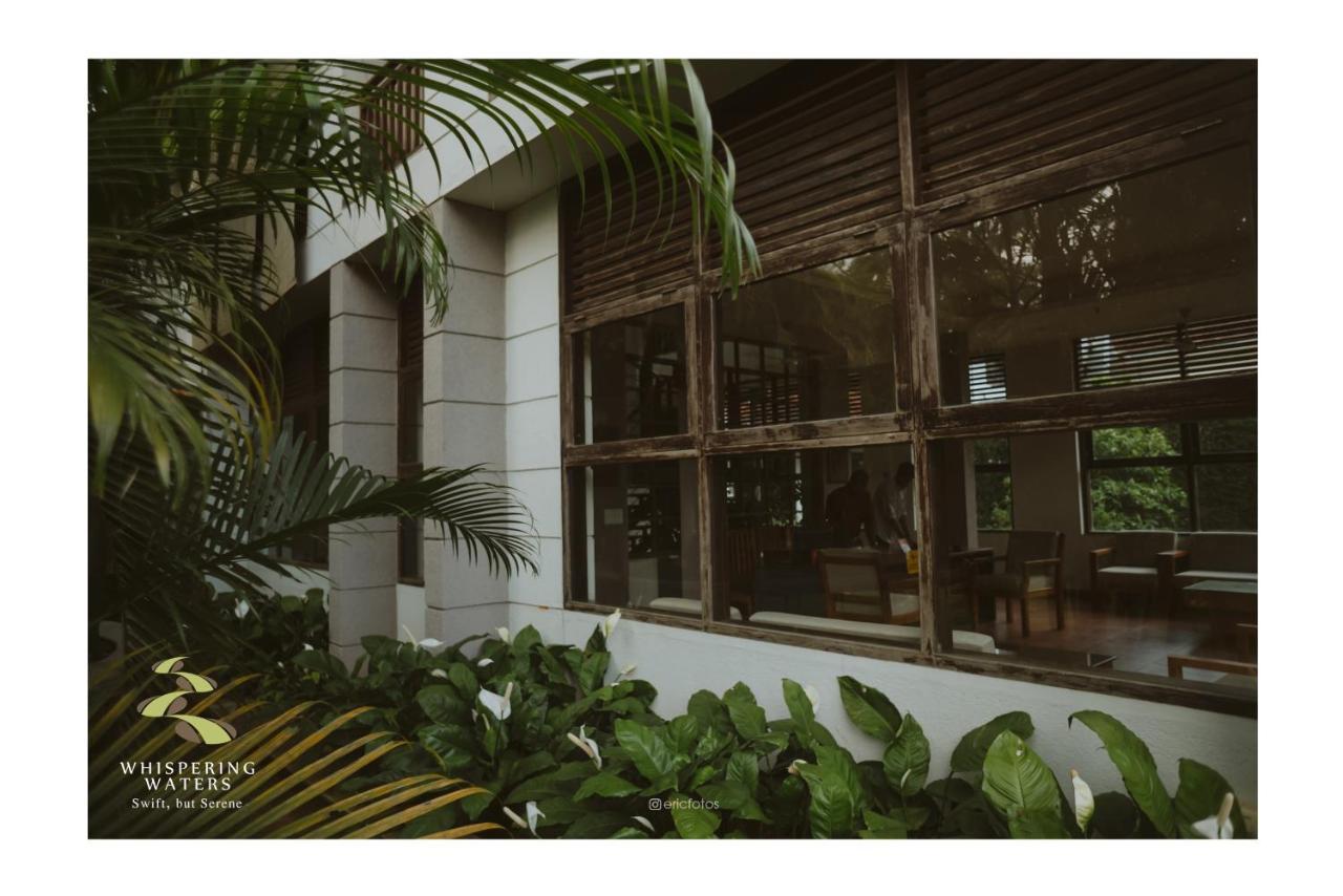 Hotel Whispering Waters Malayāttūr Exteriér fotografie