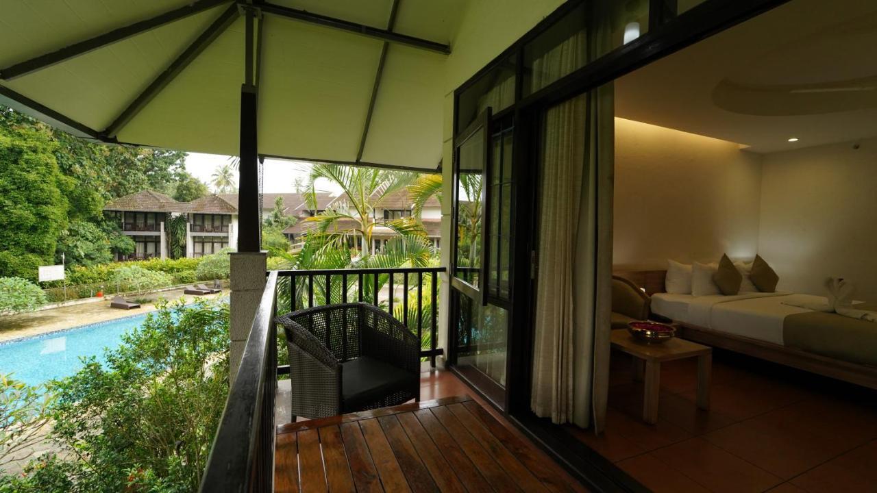 Hotel Whispering Waters Malayāttūr Exteriér fotografie